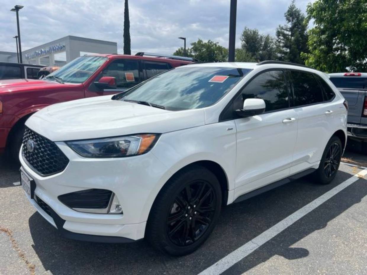 2023 Ford Edge ST-Line AWD's photo
