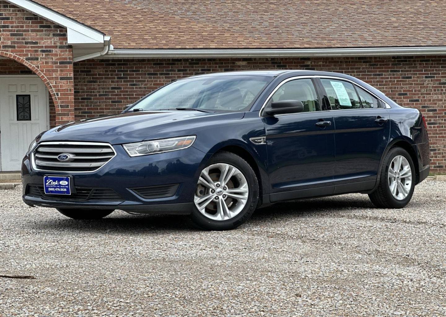 2016 Ford Taurus SE FWD's photo