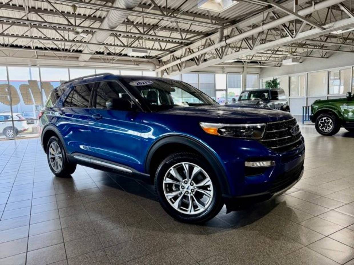 2023 Ford Explorer XLT 4WD's photo