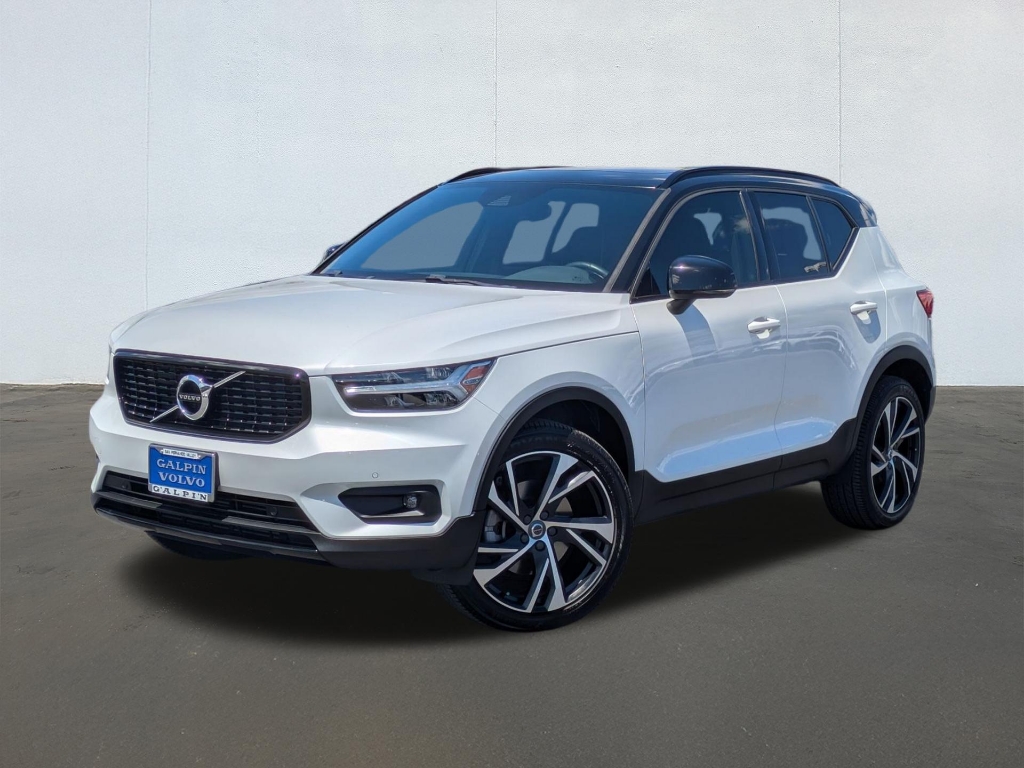 2021 Volvo XC40 T5 R-Design