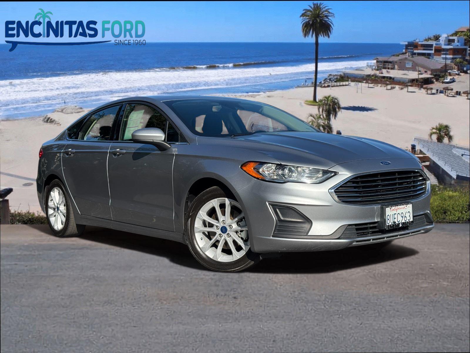 2020 Ford Fusion SE's photo