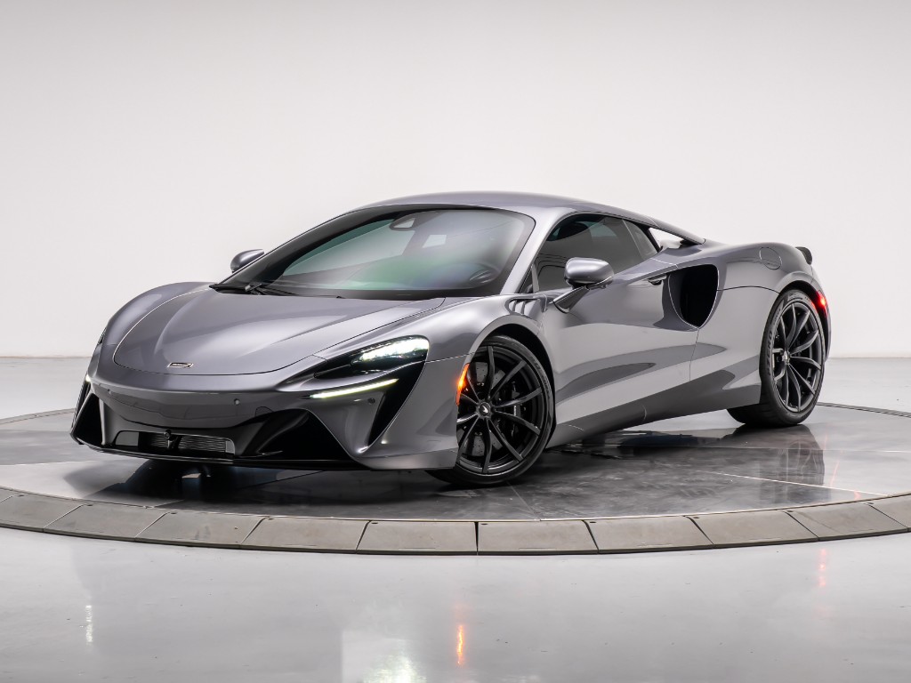 2023 McLaren Artura TechLux