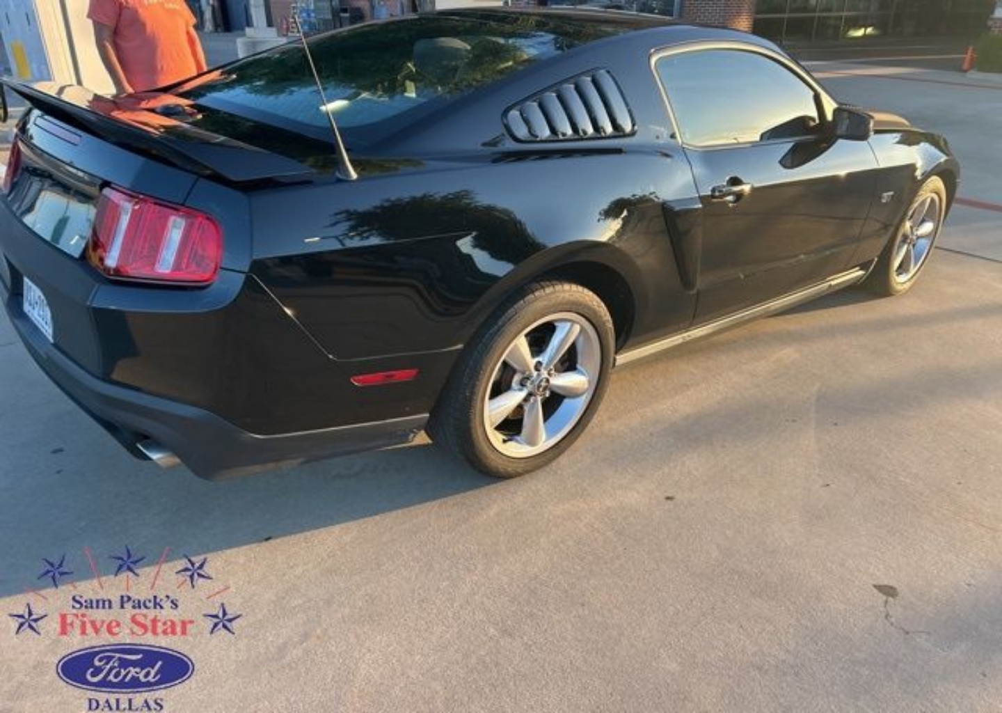 2010 Ford Mustang GT Premium's photo