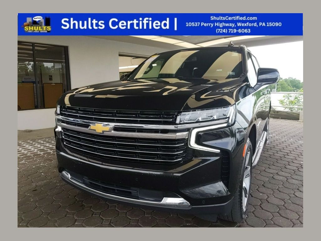 2022 Chevrolet Suburban 4WD 1500 LT's photo