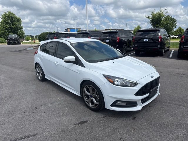 2016 Ford Focus 5 Door Hatch ST's photo
