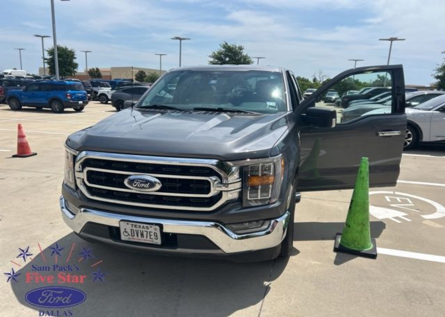 2021 Ford F-150 XLT SuperCrew 5-1/2 Box's photo