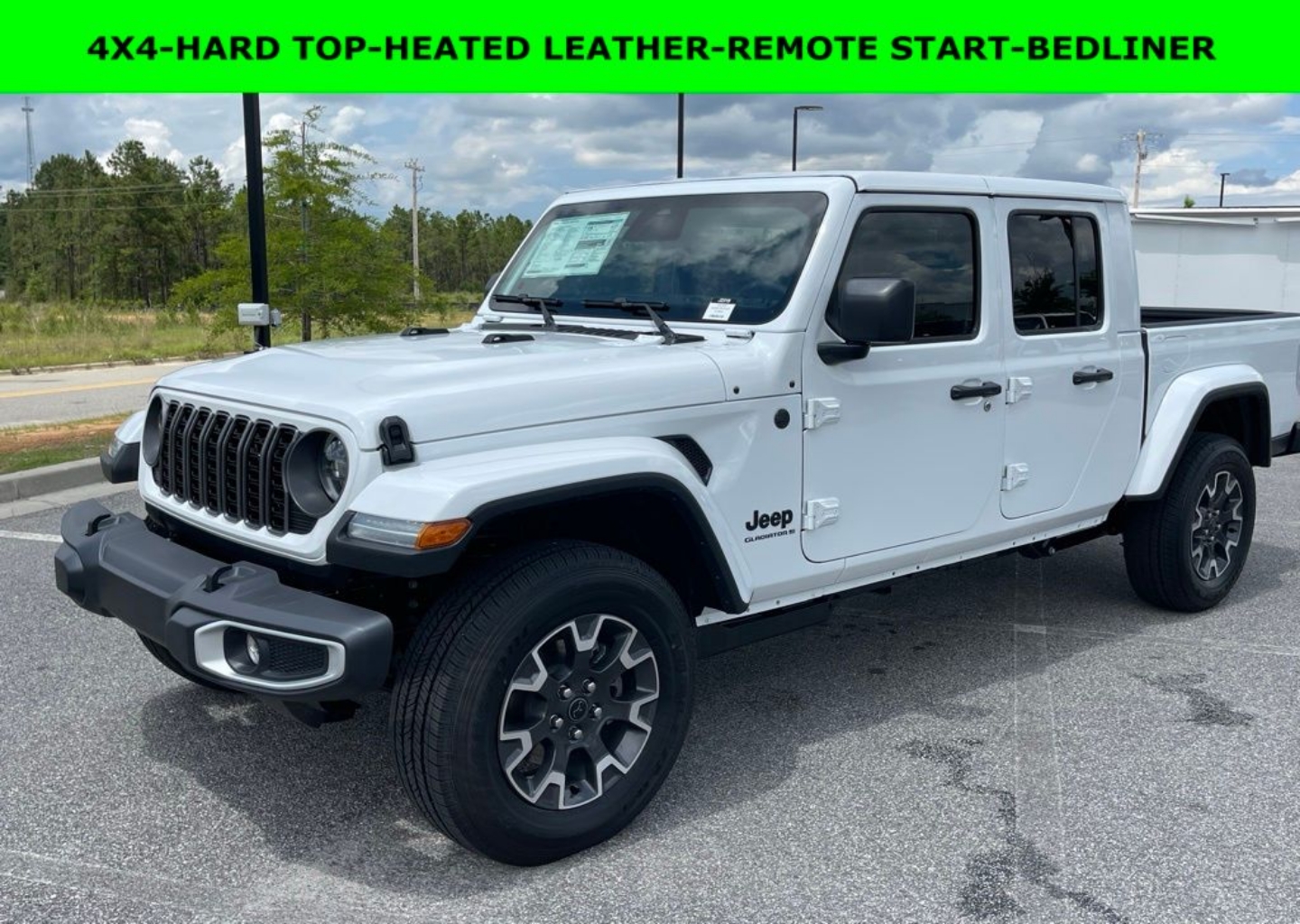 2026 Jeep Gladiator Sahara Auto's photo