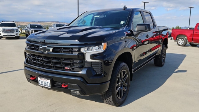 2023 Chevrolet Silverado 1500 LT Trail Boss 4X4 Crew Cab Short Box's photo