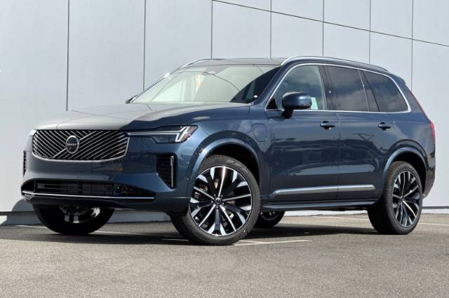 2026 Volvo XC90 Plug-In Hybrid T8 Plus