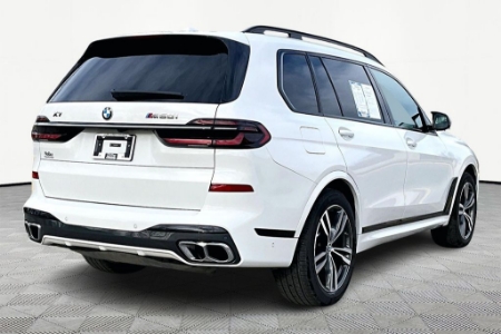 2025 BMW X7 M60i