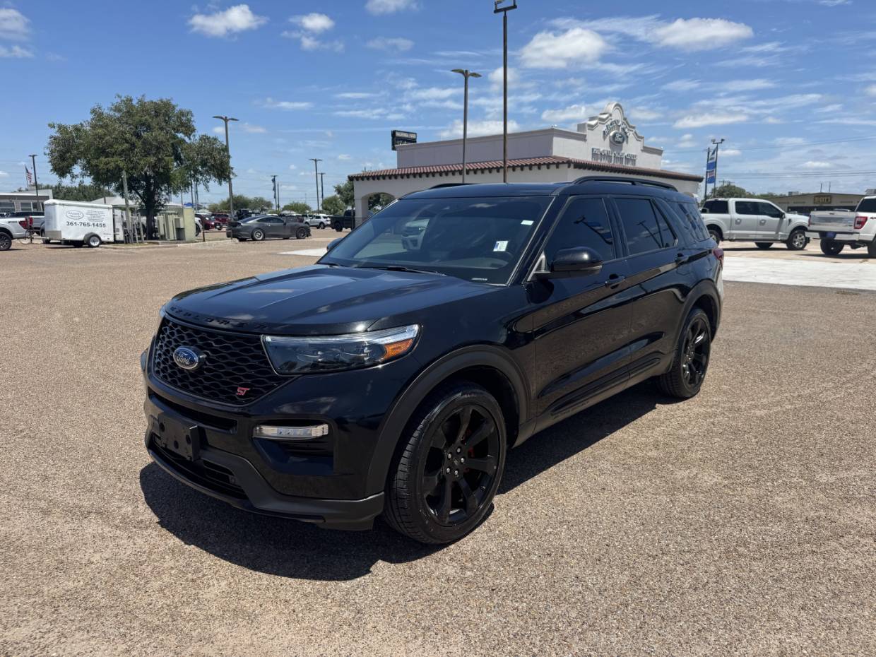 2023 Ford Explorer ST 4WD's photo