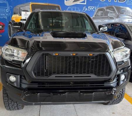 2016 Toyota Tacoma SR