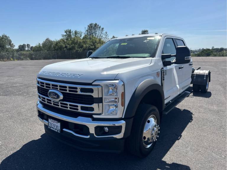 2024 Ford Super Duty F-550 DRW Chassis Cab XL