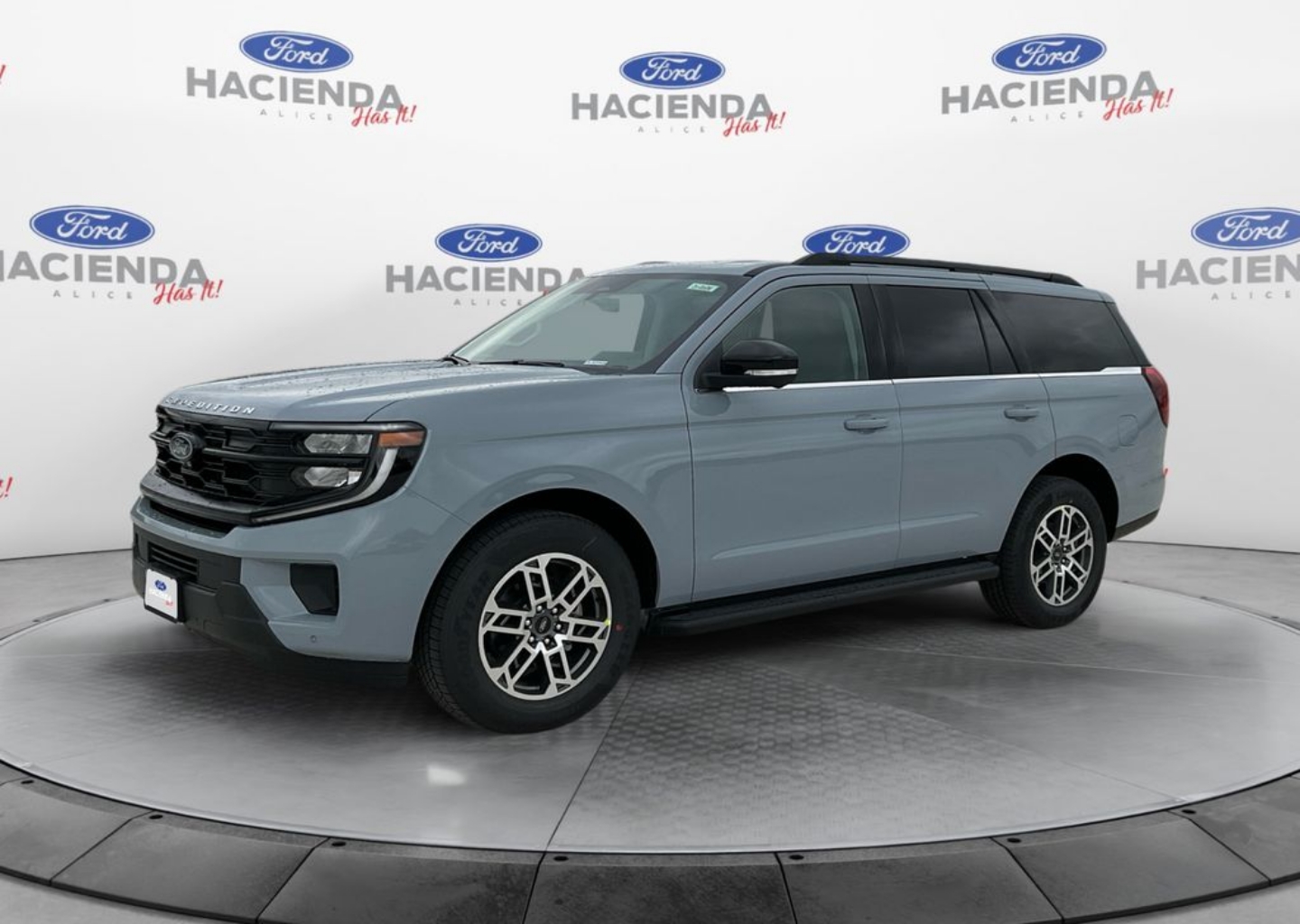 2026 Ford Expedition Active's photo