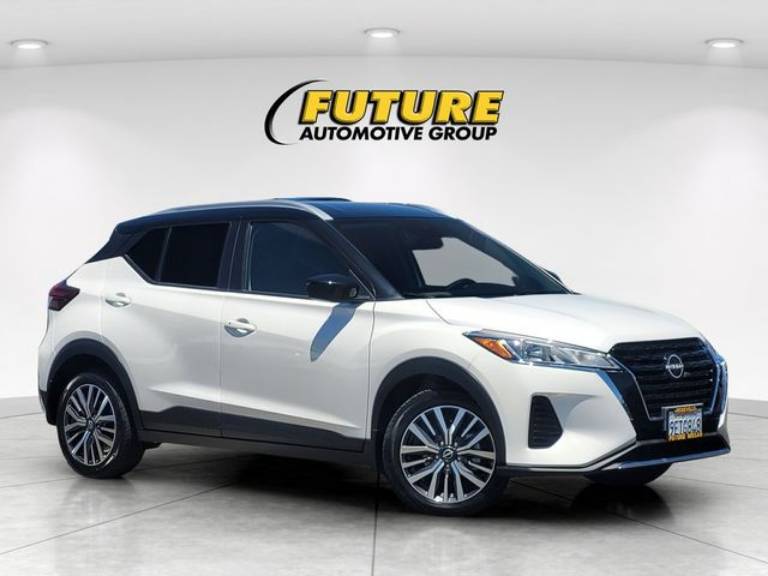 2023 Nissan Kicks SV