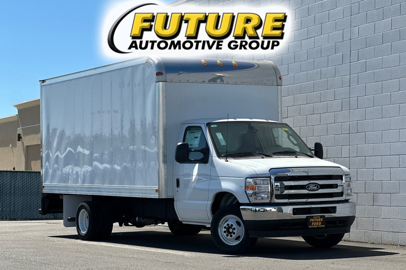 2027 Ford E-450SD Base