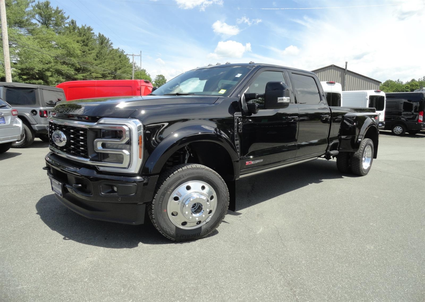 2026 Ford F-450 Platinum 4x4 Crew Cab 8' Box DRW's photo
