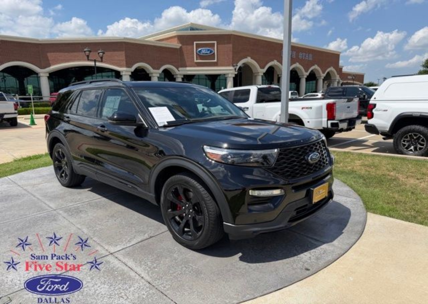 2023 Ford Explorer ST 4WD's photo
