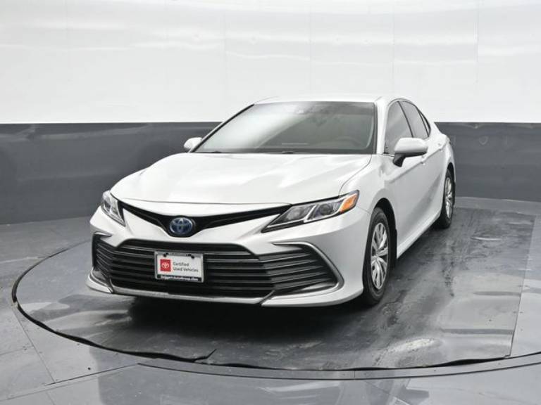 2022 Toyota Camry Hybrid LE