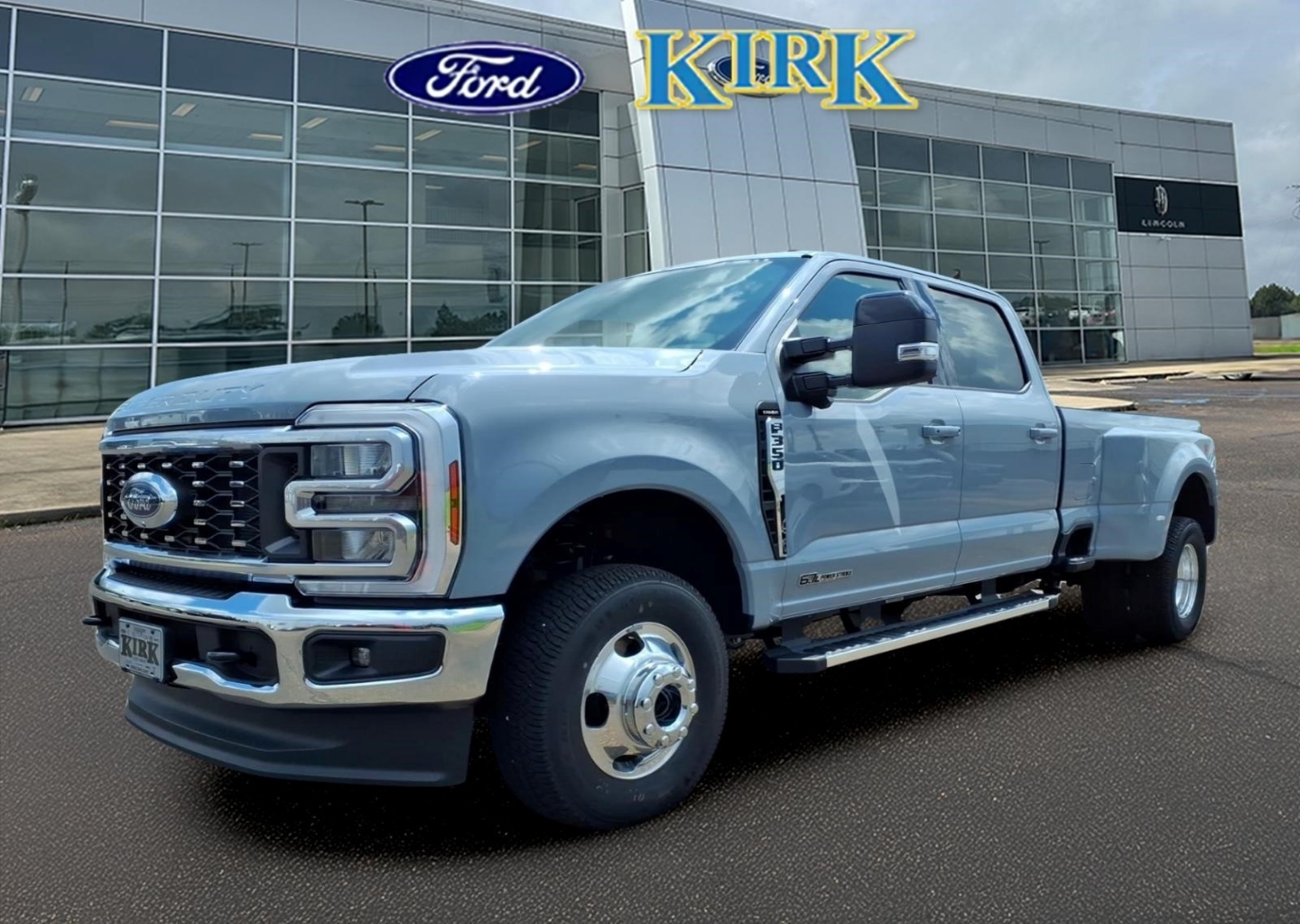 2026 Ford F-350 Lariat 4x4 Crew Cab 8' Box DRW's photo