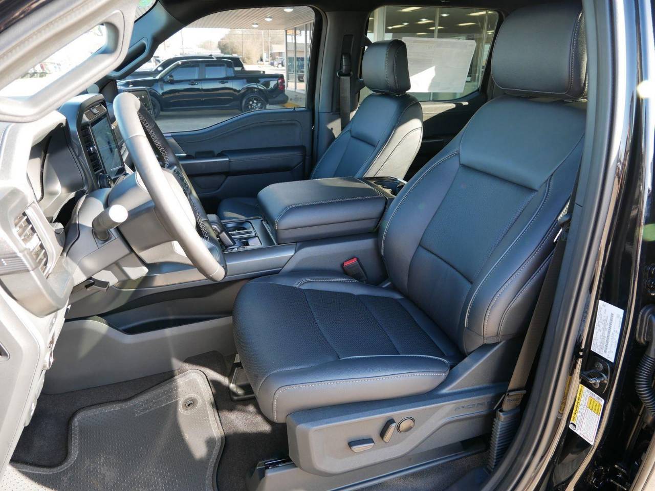 2025 Ford F-150 Lariat - Photo 8