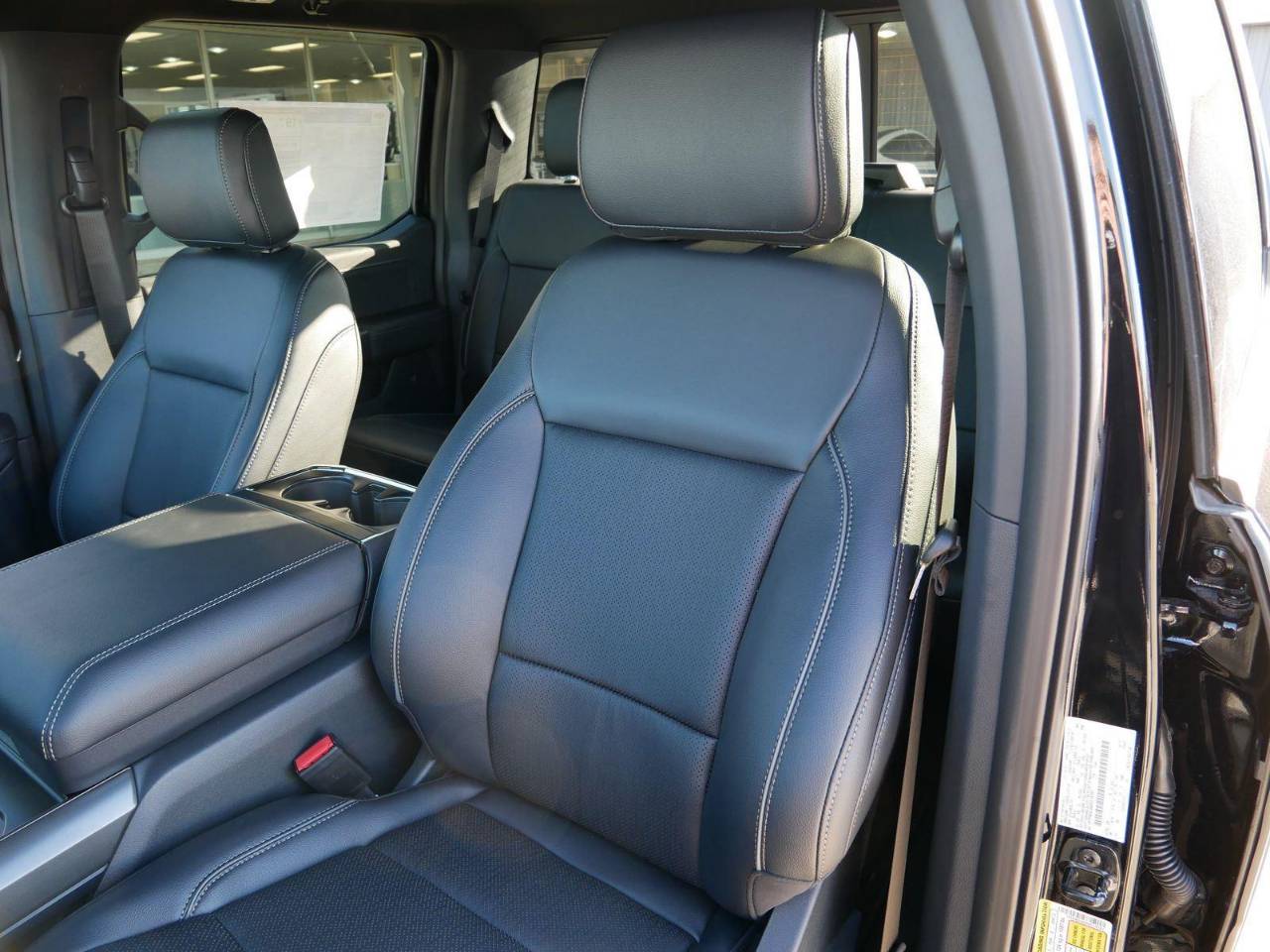 2025 Ford F-150 Lariat - Photo 9