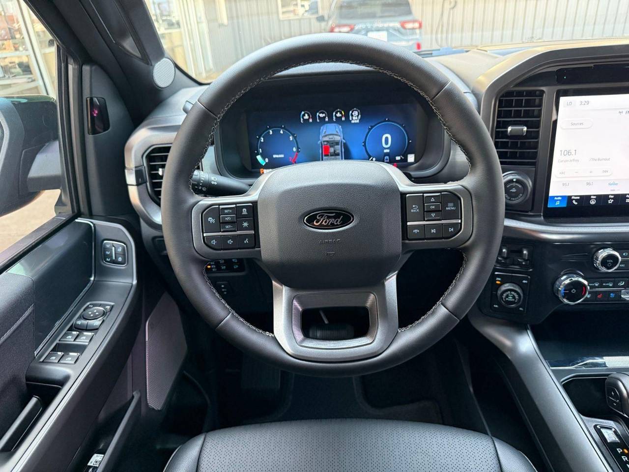2025 Ford F-150 Lariat - Photo 11