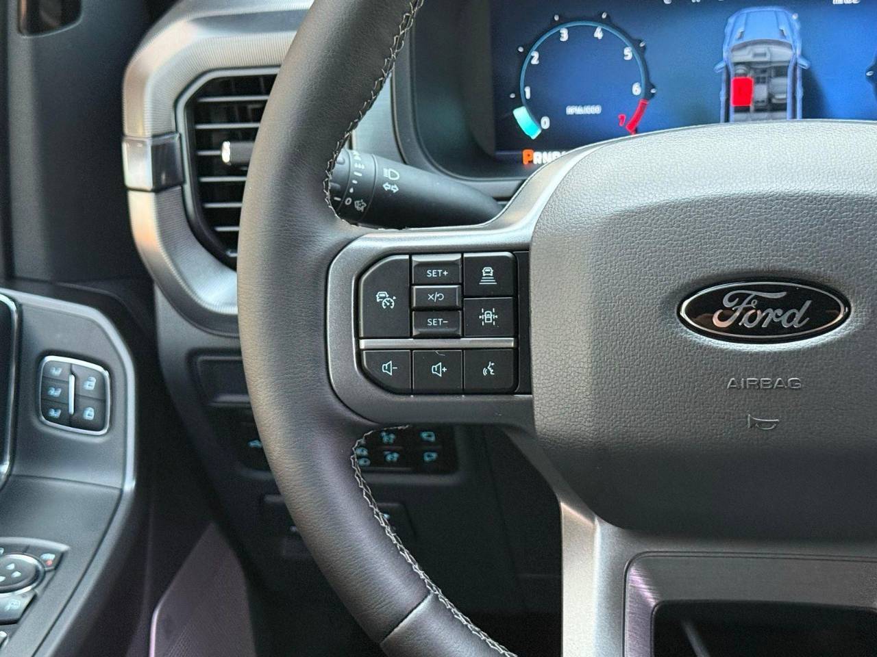 2025 Ford F-150 Lariat - Photo 12