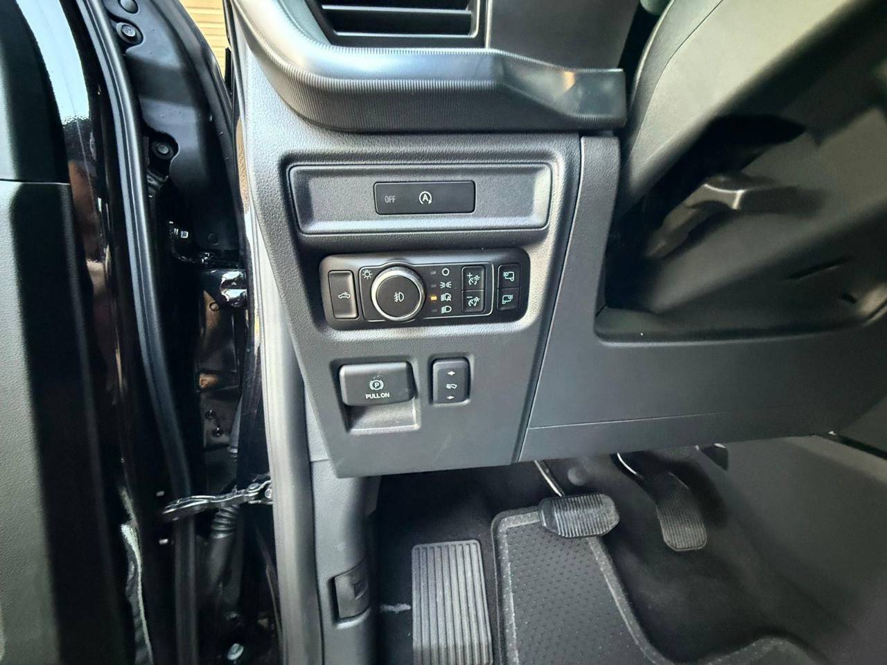 2025 Ford F-150 Lariat - Photo 25