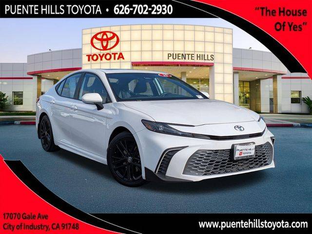 2025 Toyota Camry SE