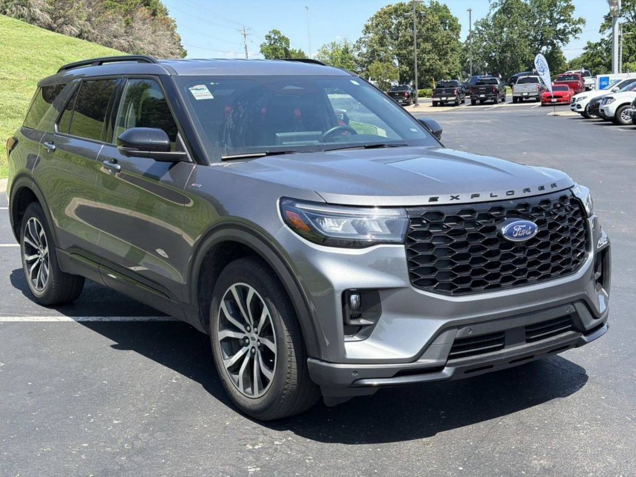 2025 Ford Explorer ST-LINE 4WD (PL535)'s photo