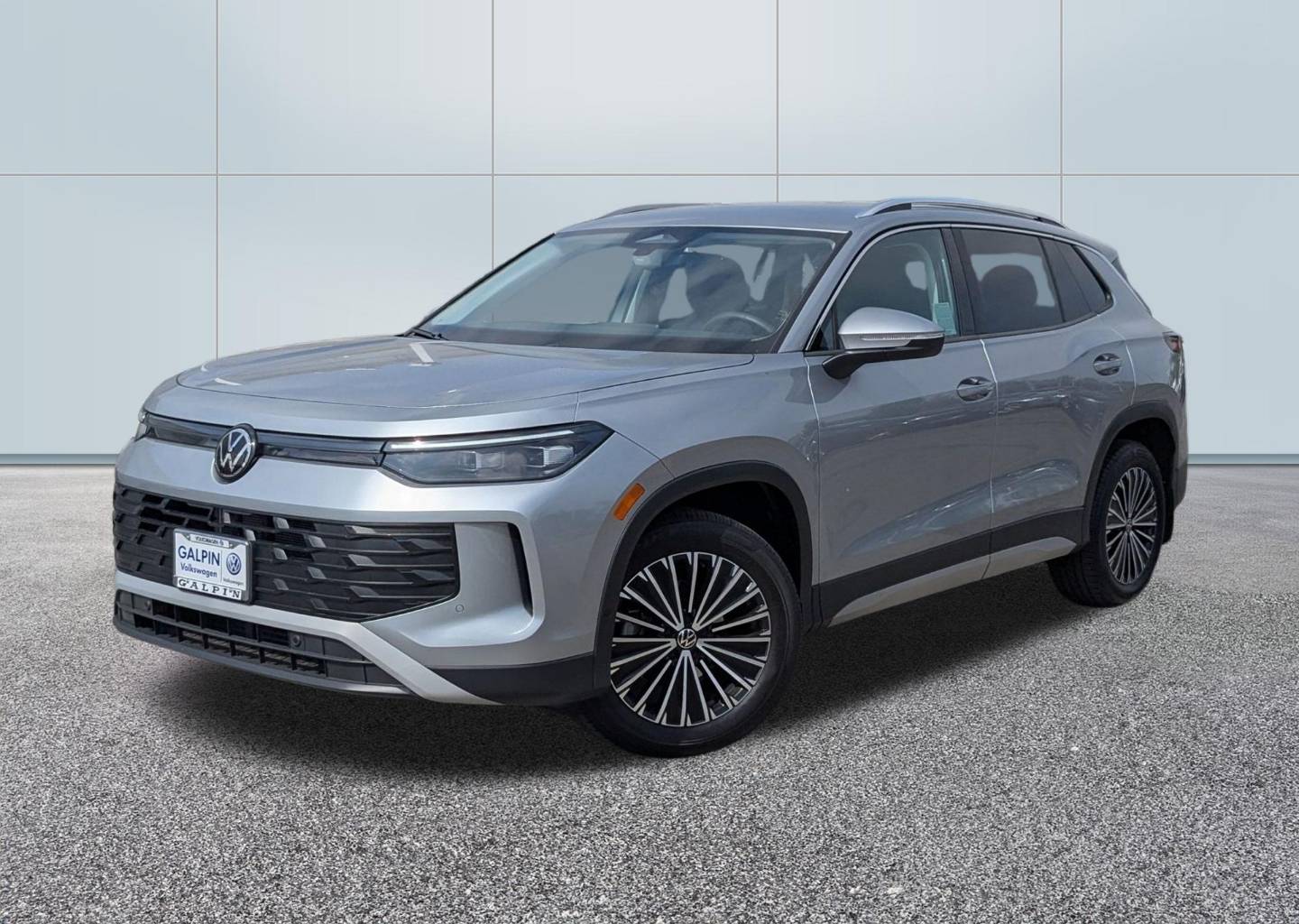 2025 Volkswagen Tiguan 2.0T S's photo