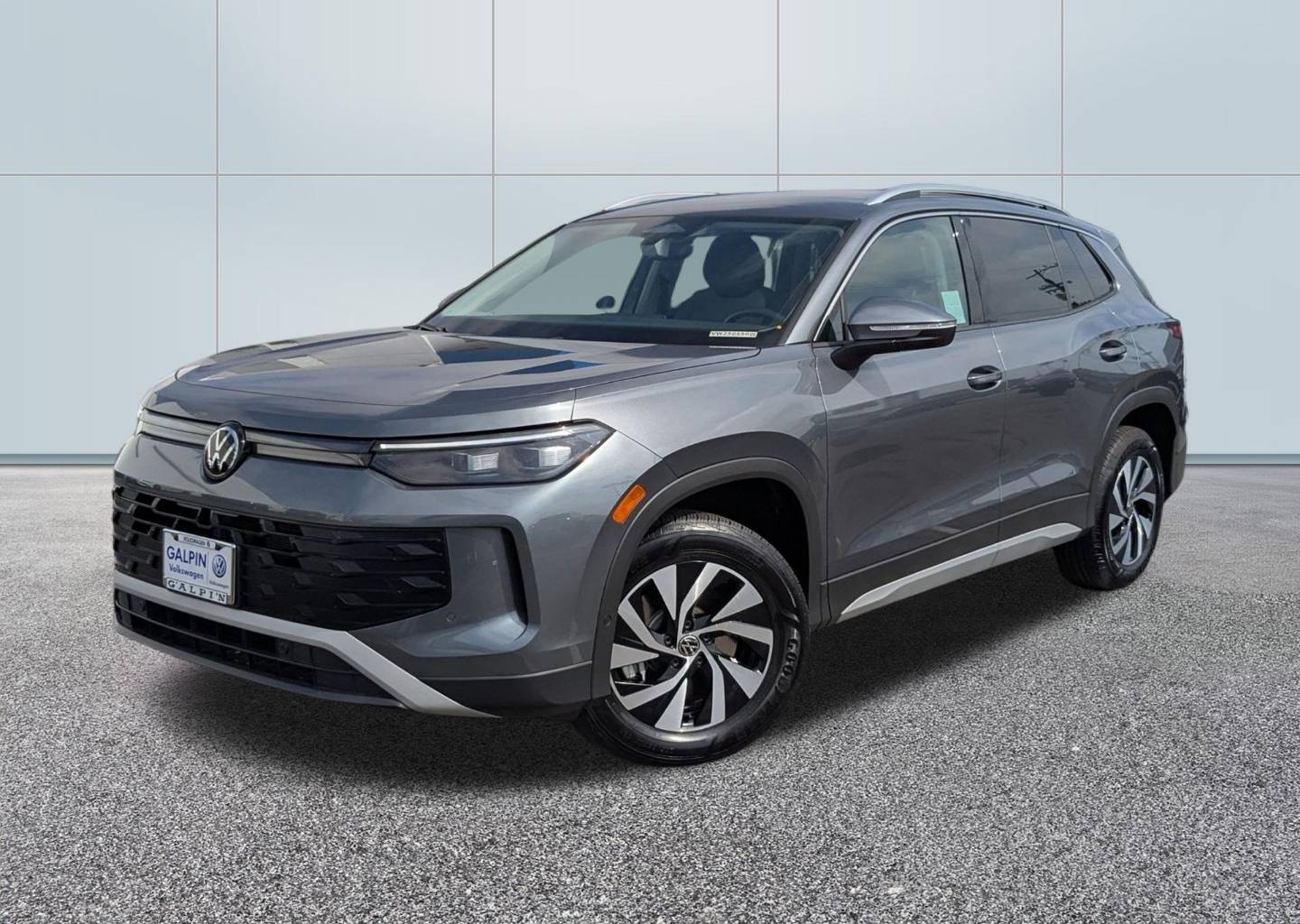 2025 Volkswagen Tiguan 2.0T S 4Motion's photo