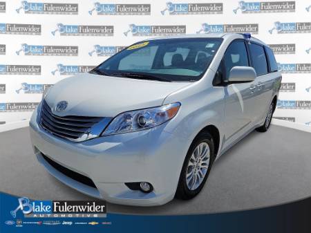 2017 Toyota Sienna XLE