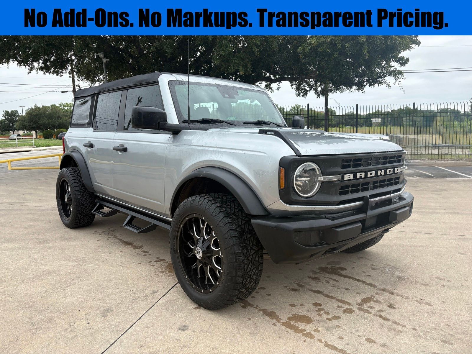 2023 Ford Bronco Base 4x4's photo