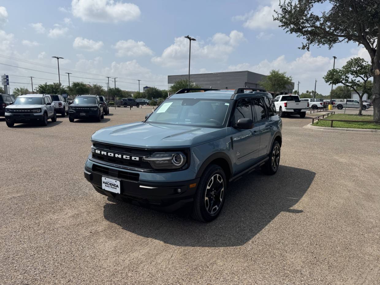 2023 Ford Bronco Sport Outer Banks 4X4's photo