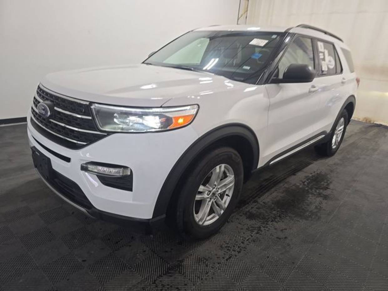 2023 Ford Explorer XLT 4WD's photo