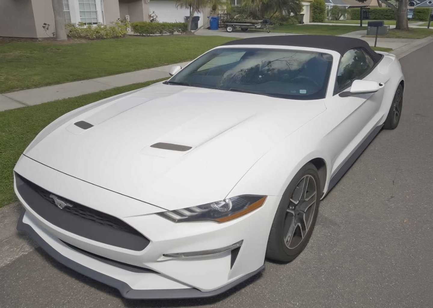 2021 Ford Mustang EcoBoost Premium Convertible's photo