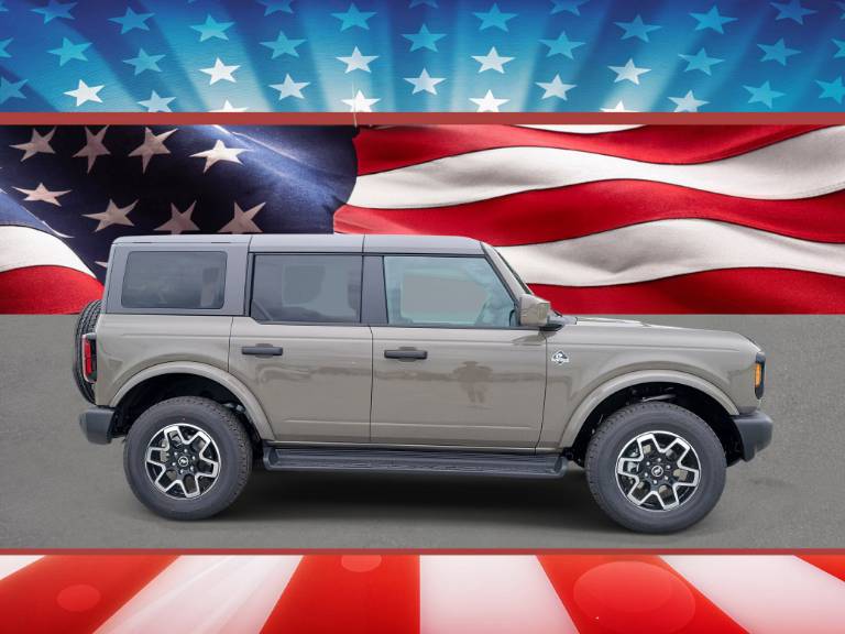 2026 Ford Bronco Outer Banks