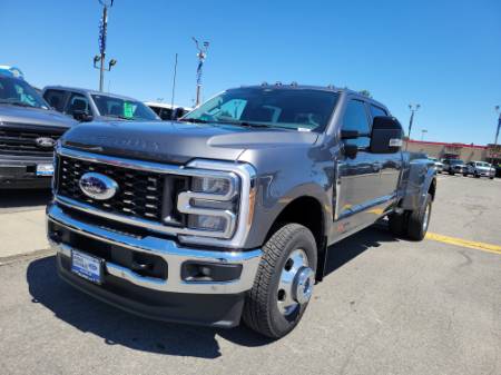 2026 Ford Super Duty F-350 DRW LARIAT