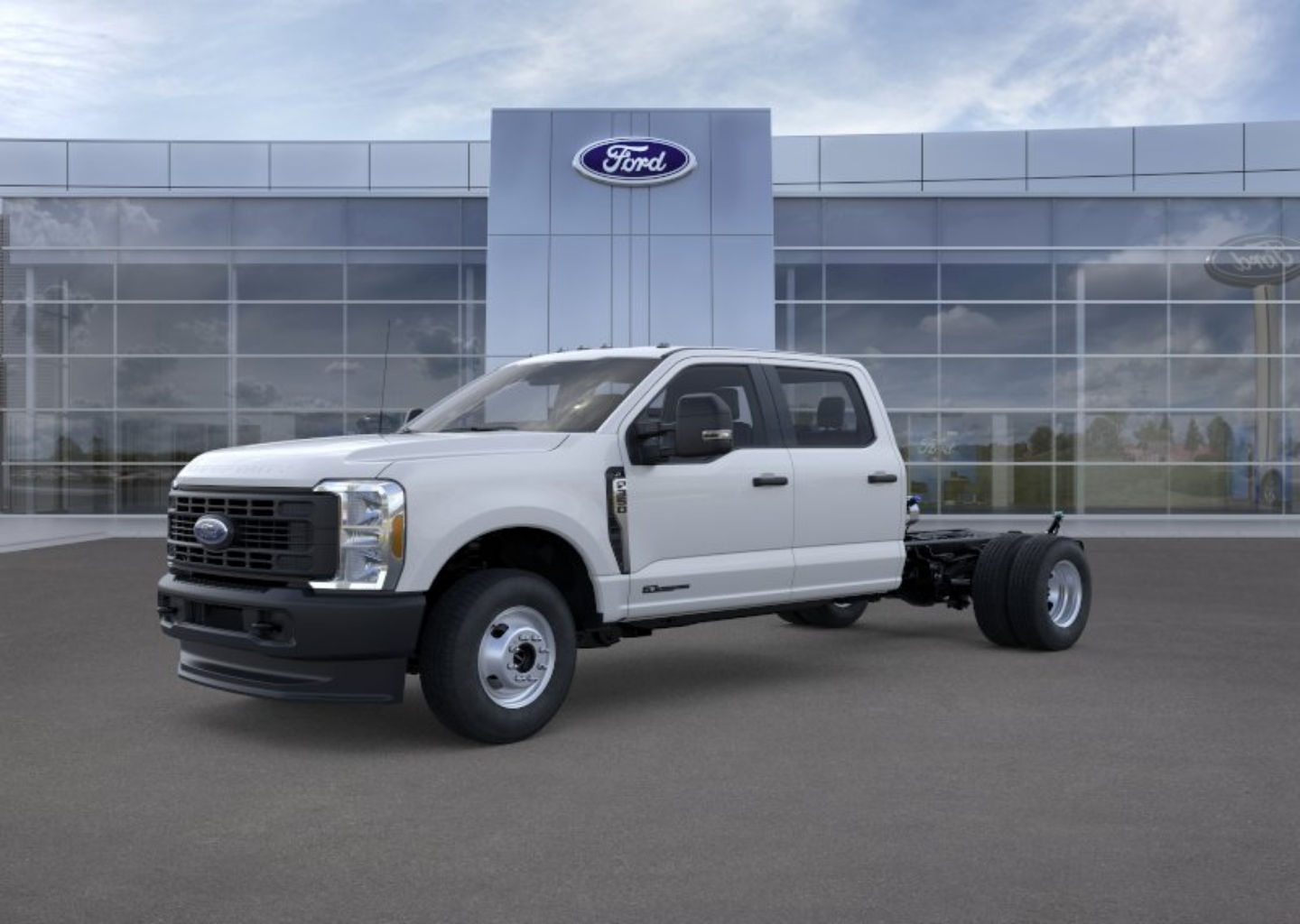 2026 Ford F-350 XL 4x4 Crew Cab 179-In DRW's photo
