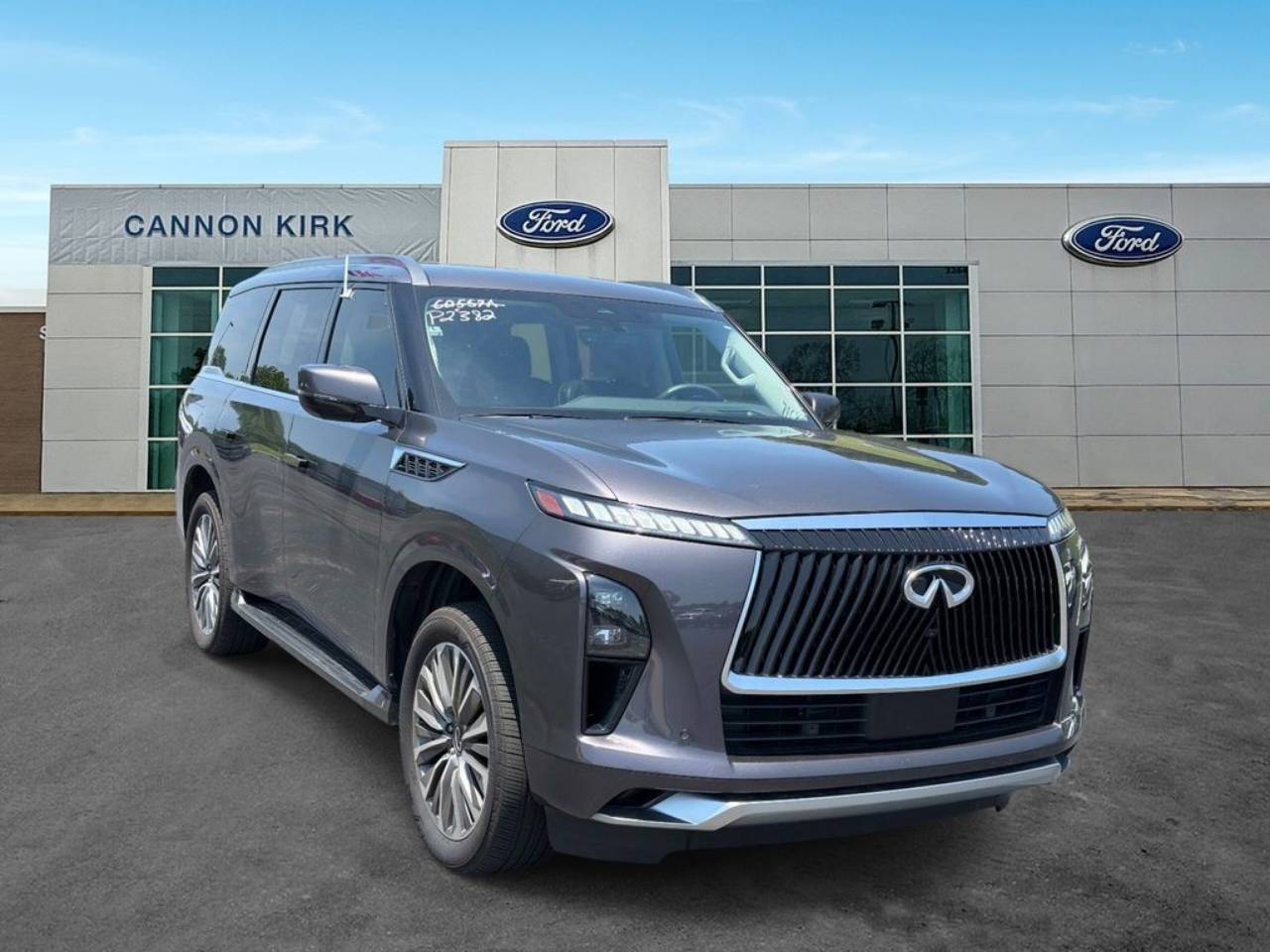 2025 INFINITI QX80 Luxe's photo