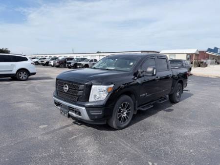 2023 Nissan Titan SV
