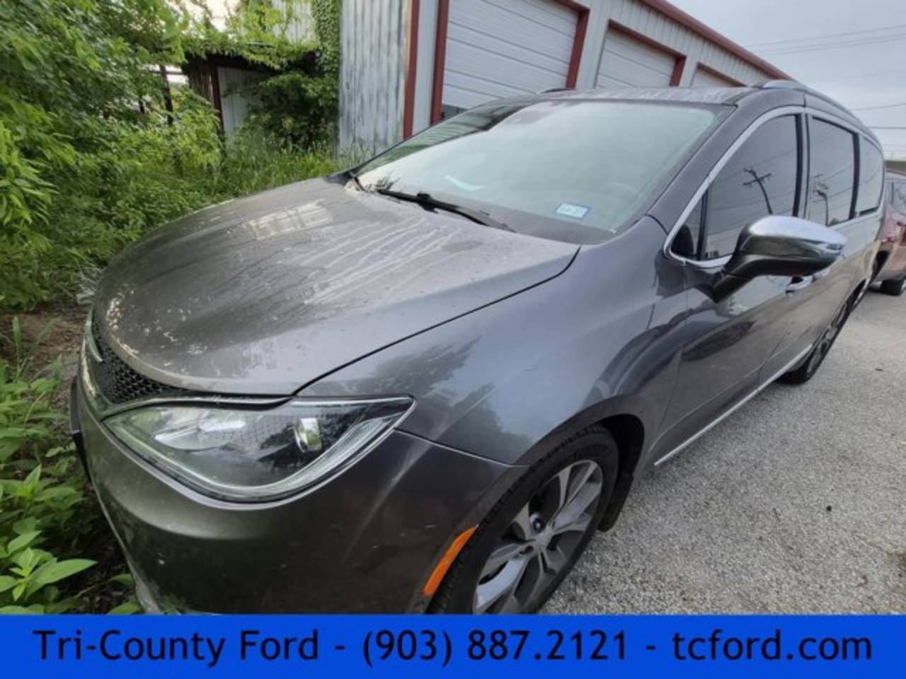 2019 Chrysler Pacifica Limited's photo