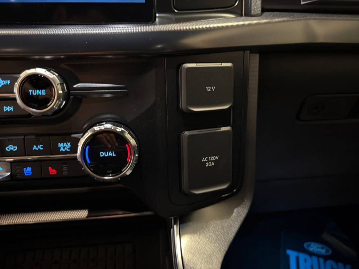 2025 Ford F-150 Platinum - Photo 14