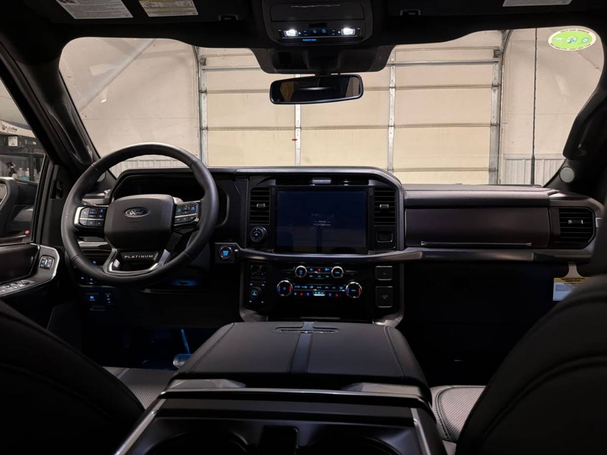 2025 Ford F-150 Platinum - Photo 32