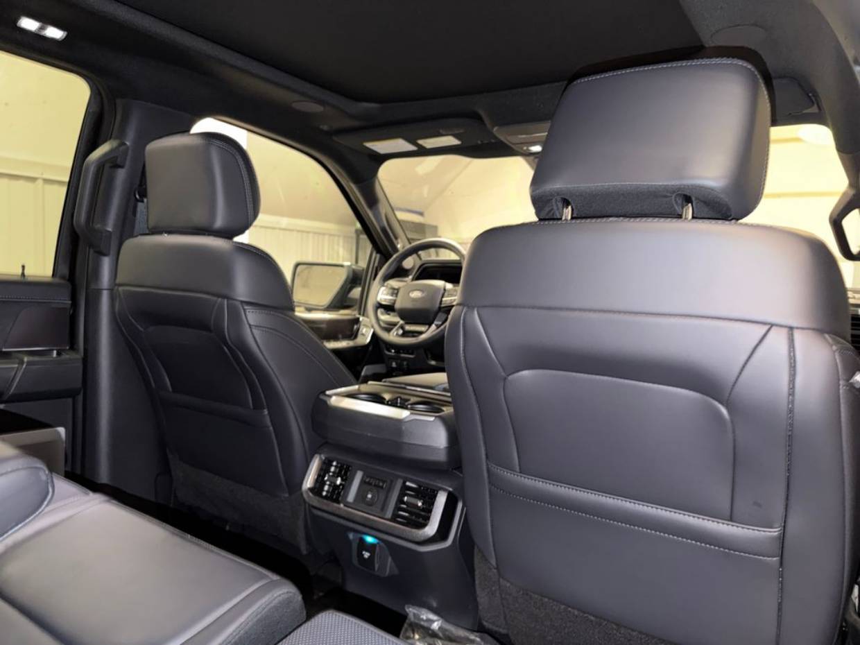 2025 Ford F-150 Platinum - Photo 37