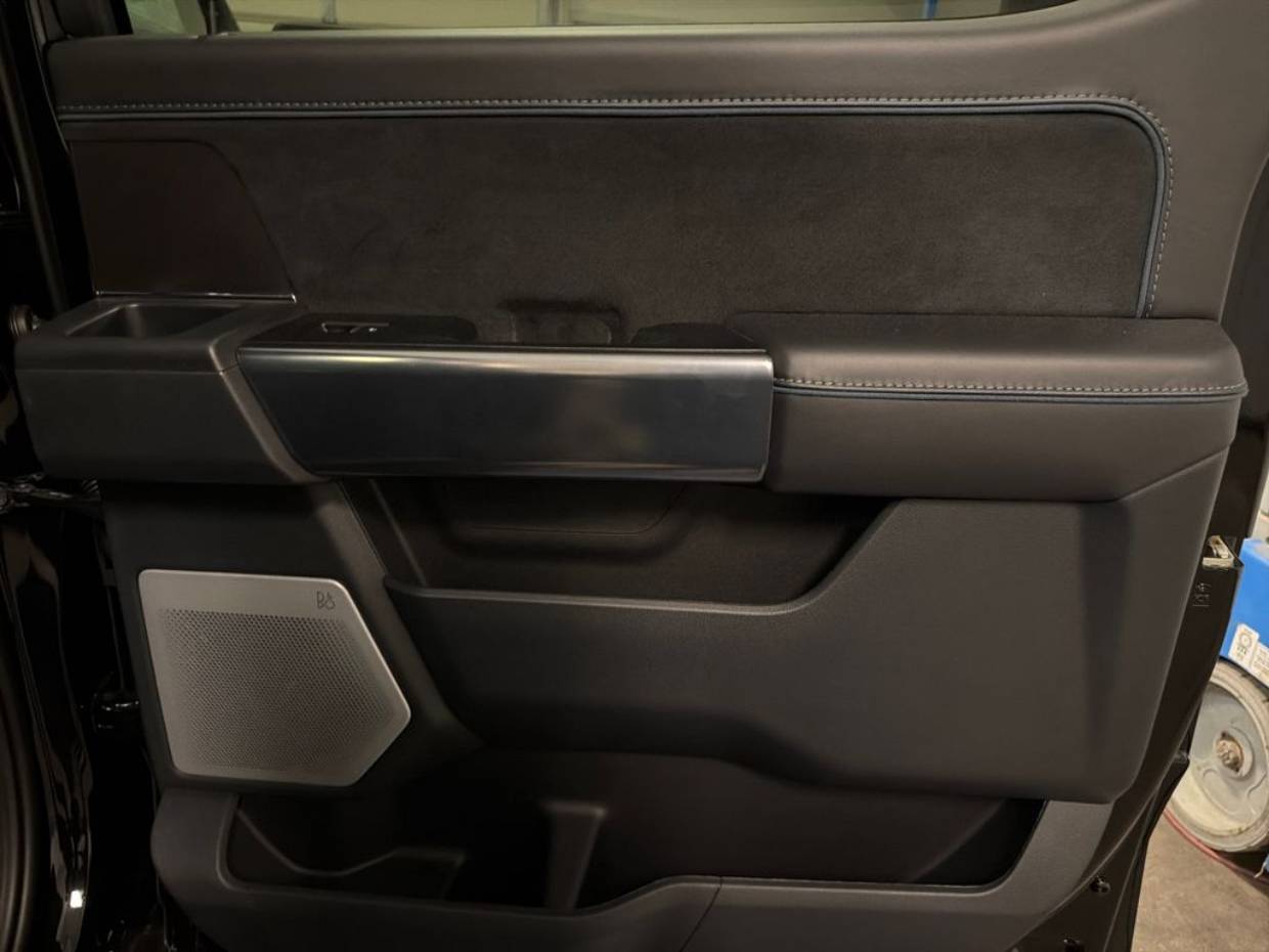 2025 Ford F-150 Platinum - Photo 38