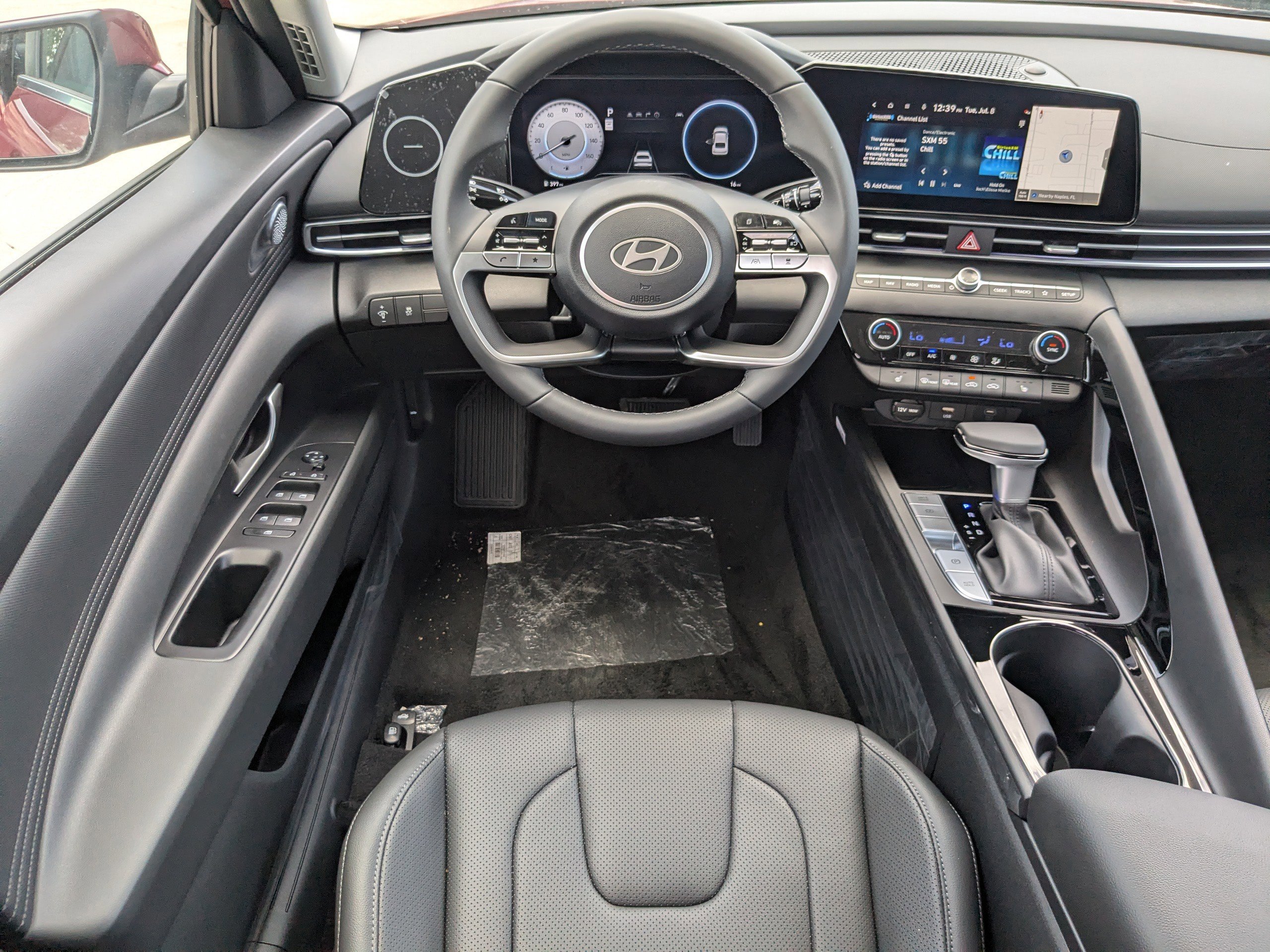 2025 Hyundai Elantra Limited - Photo 7