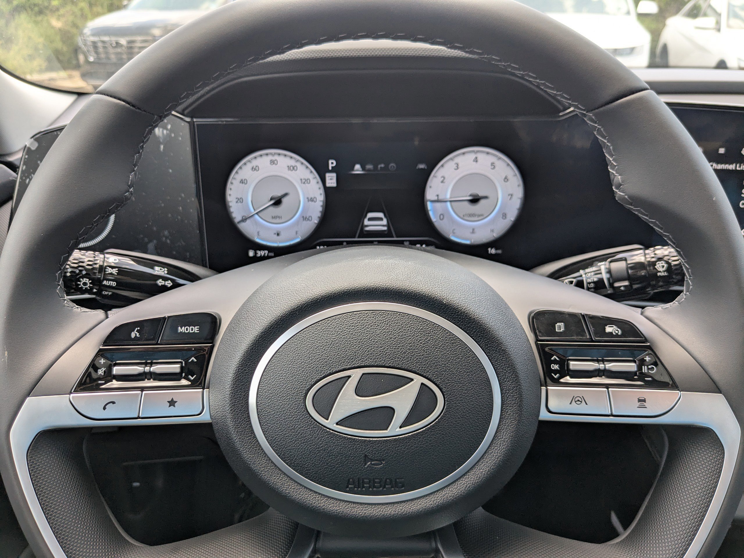 2025 Hyundai Elantra Limited - Photo 22